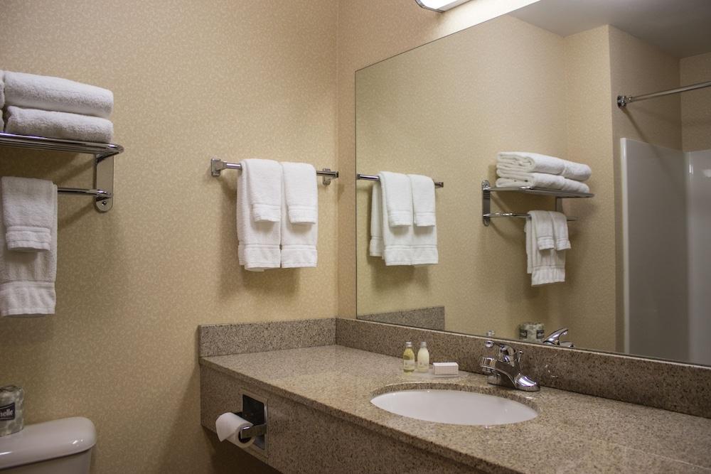Boarders Inn & Suites By Cobblestone Hotels - Shawano Buitenkant foto