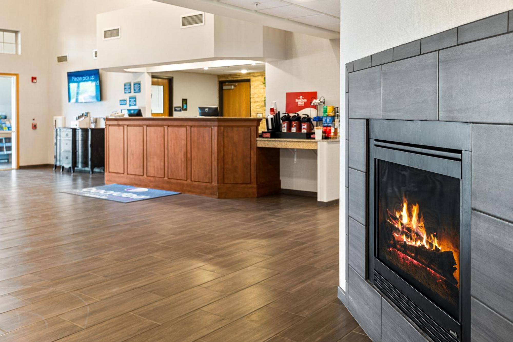 Boarders Inn & Suites By Cobblestone Hotels - Shawano Buitenkant foto