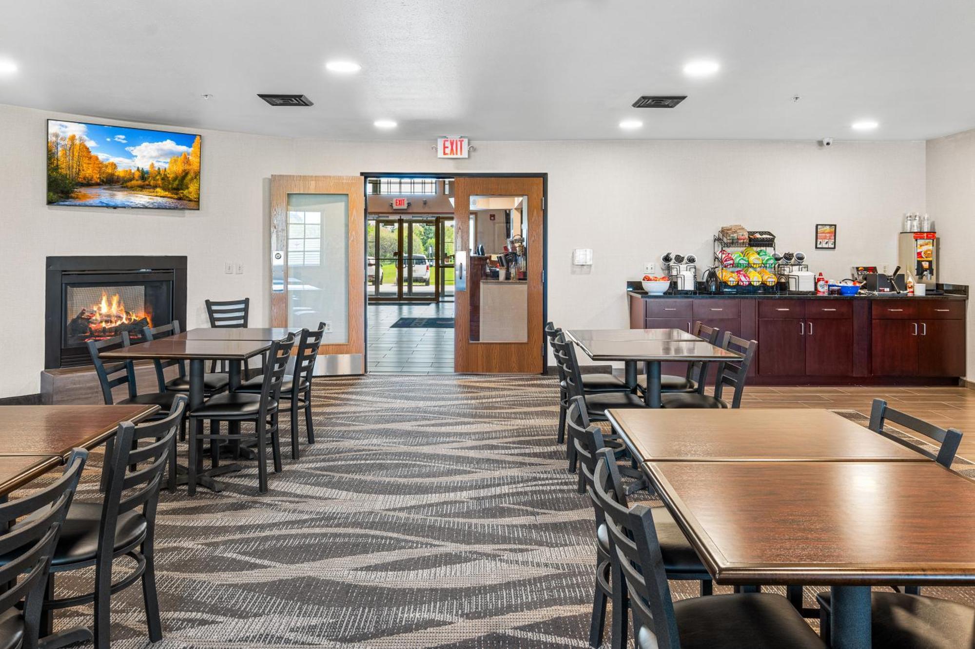 Boarders Inn & Suites By Cobblestone Hotels - Shawano Buitenkant foto