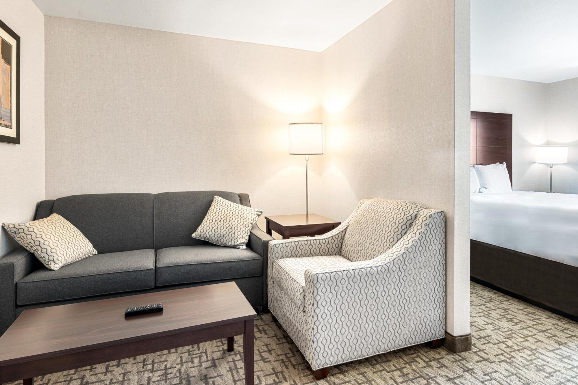 Boarders Inn & Suites By Cobblestone Hotels - Shawano Buitenkant foto