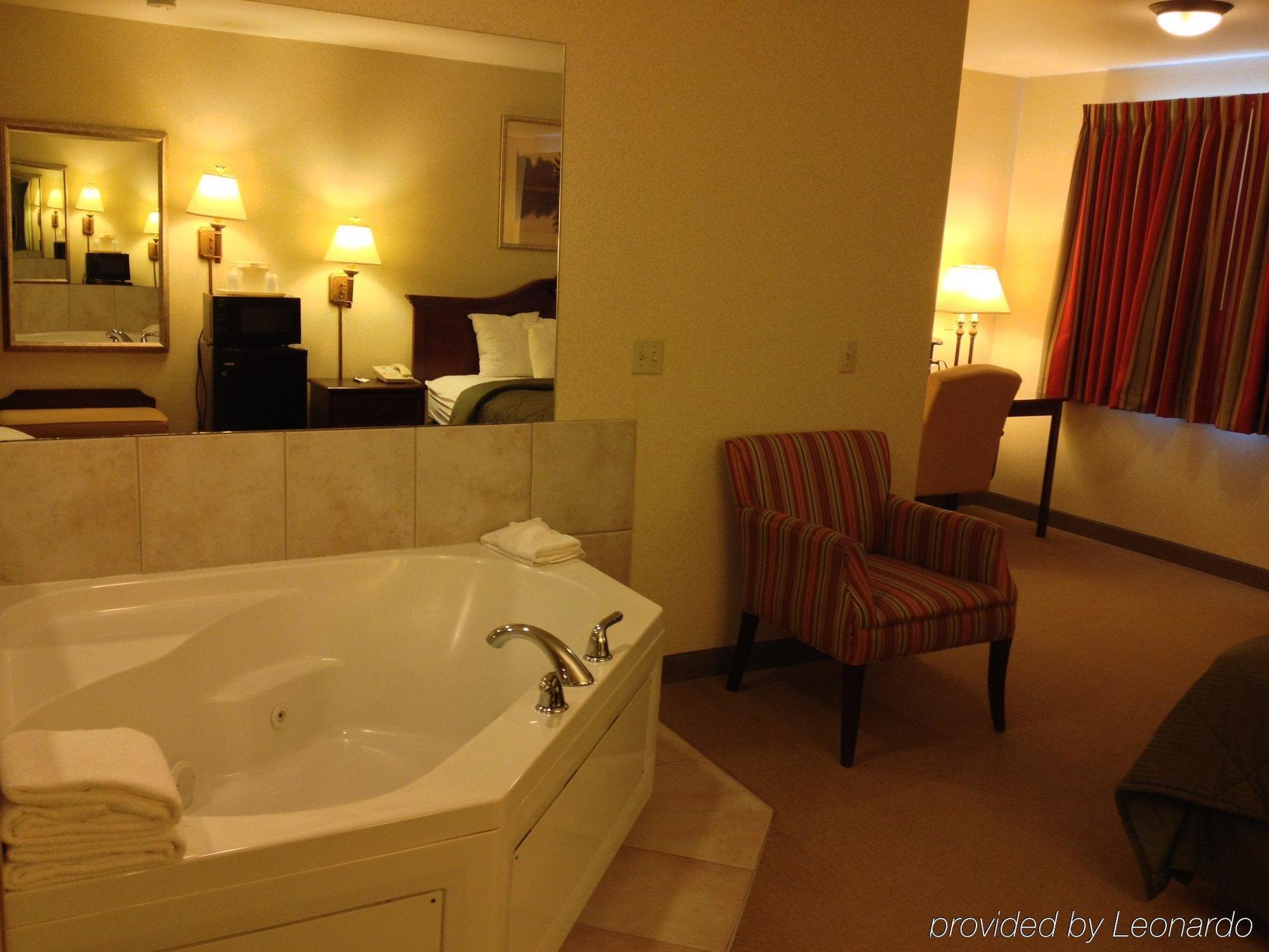 Boarders Inn & Suites By Cobblestone Hotels - Shawano Buitenkant foto