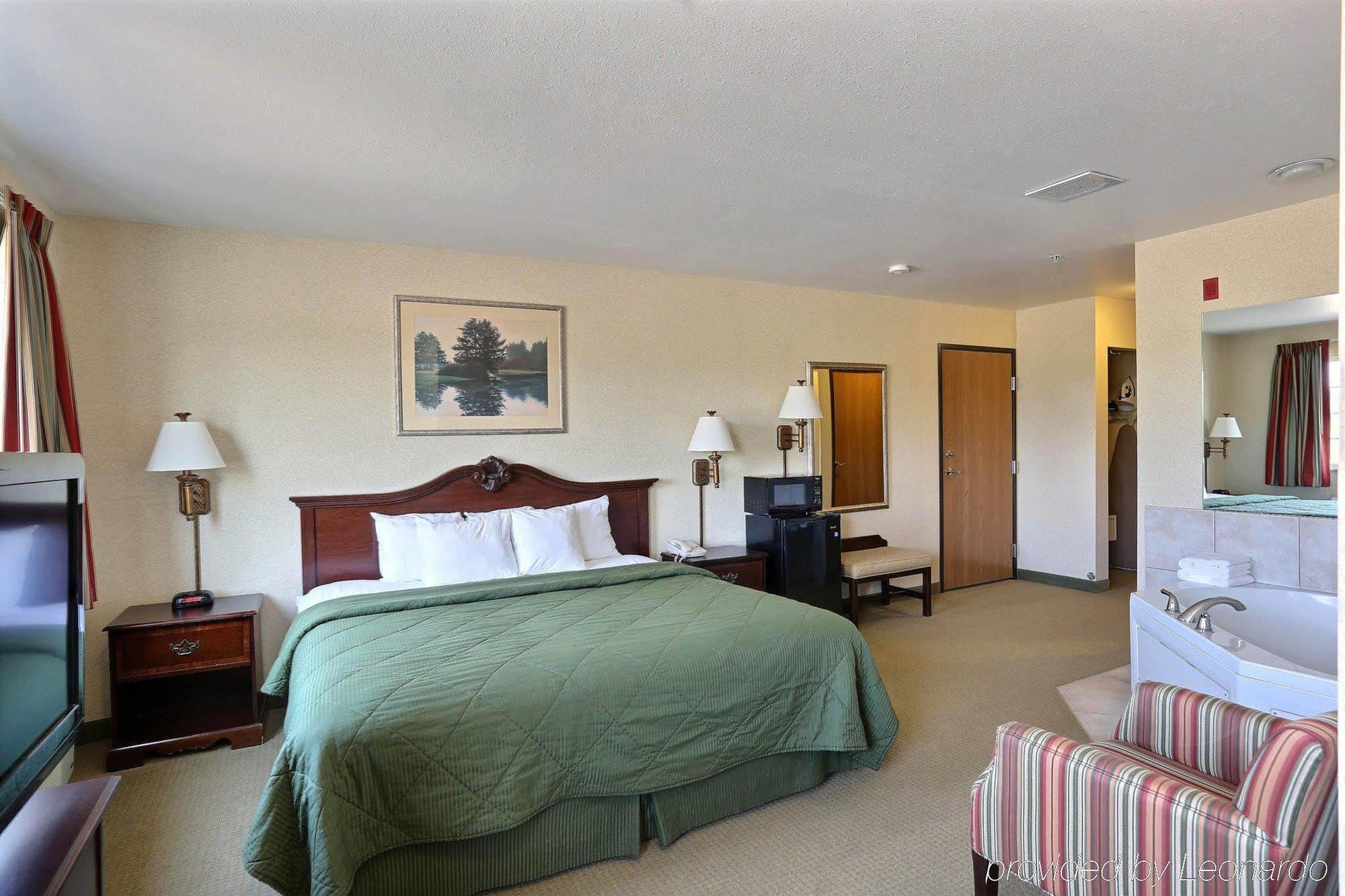 Boarders Inn & Suites By Cobblestone Hotels - Shawano Buitenkant foto