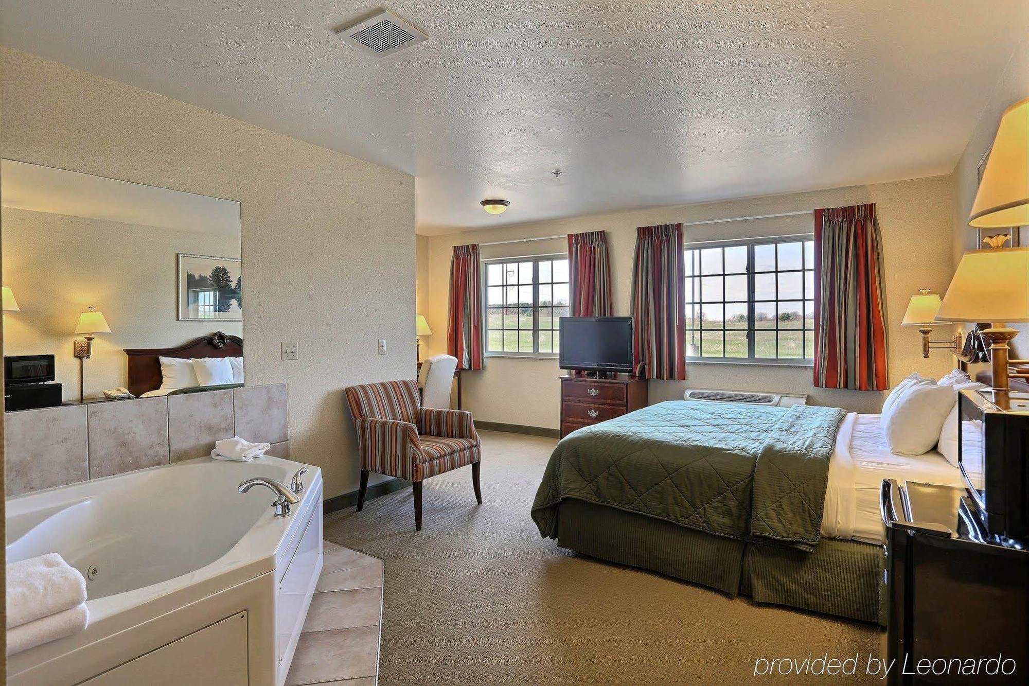 Boarders Inn & Suites By Cobblestone Hotels - Shawano Buitenkant foto