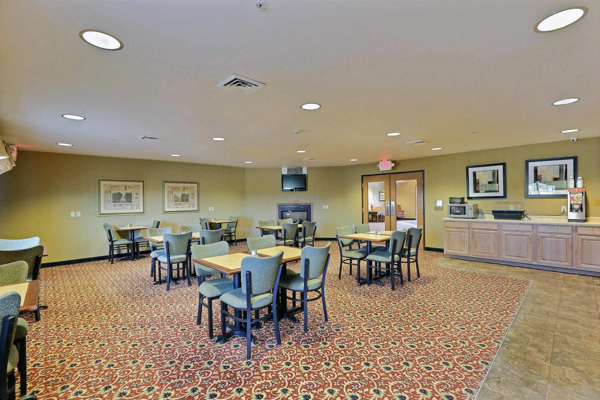 Boarders Inn & Suites By Cobblestone Hotels - Shawano Buitenkant foto
