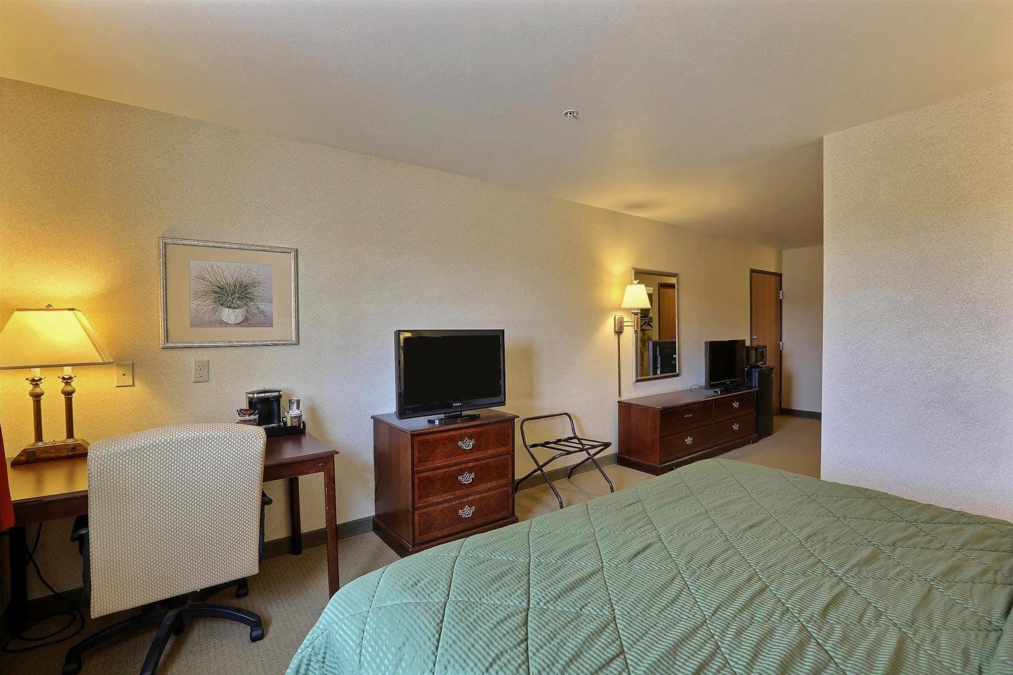 Boarders Inn & Suites By Cobblestone Hotels - Shawano Buitenkant foto